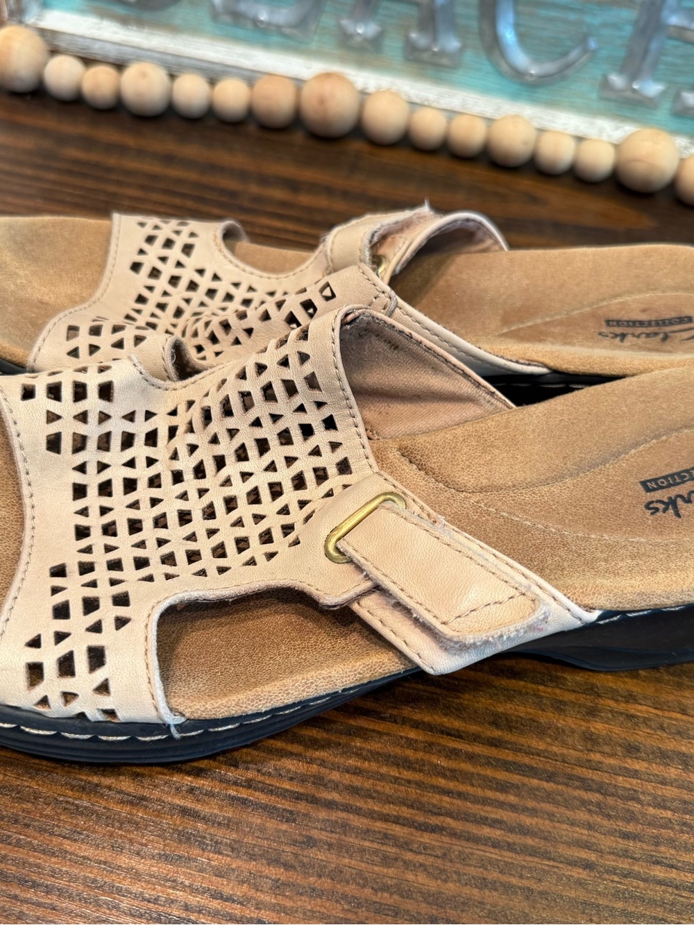 Clarks Collection Leather Slide Sandals Beige Cutout Comfort Wedge Size 7M - Picture 5 of 8